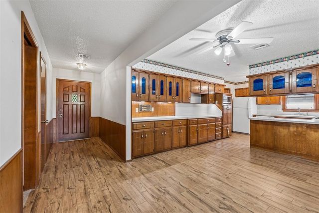 1529 Kingsgate Road, Oklahoma City, OK 73159