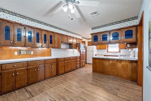 1529 Kingsgate Road, Oklahoma City, OK 73159