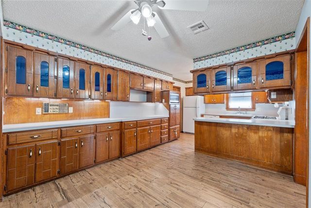 1529 Kingsgate Road, Oklahoma City, OK 73159