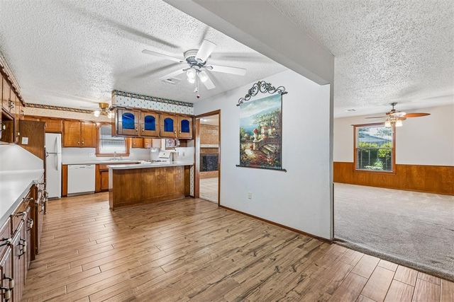 1529 Kingsgate Road, Oklahoma City, OK 73159
