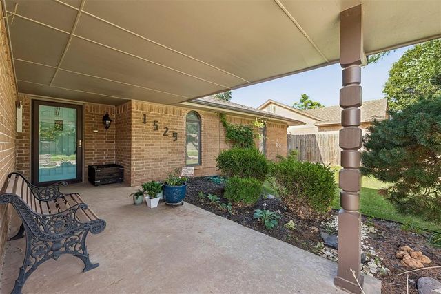 1529 Kingsgate Road, Oklahoma City, OK 73159