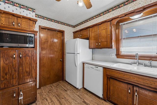 1529 Kingsgate Road, Oklahoma City, OK 73159