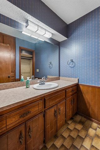 1529 Kingsgate Road, Oklahoma City, OK 73159