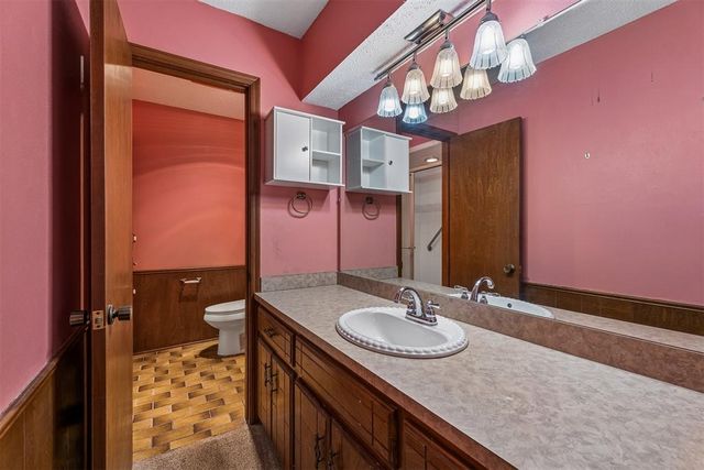 1529 Kingsgate Road, Oklahoma City, OK 73159