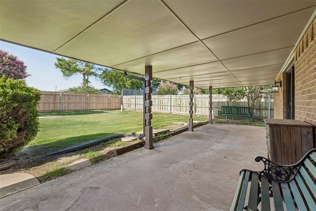 1529 Kingsgate Road, Oklahoma City, OK 73159