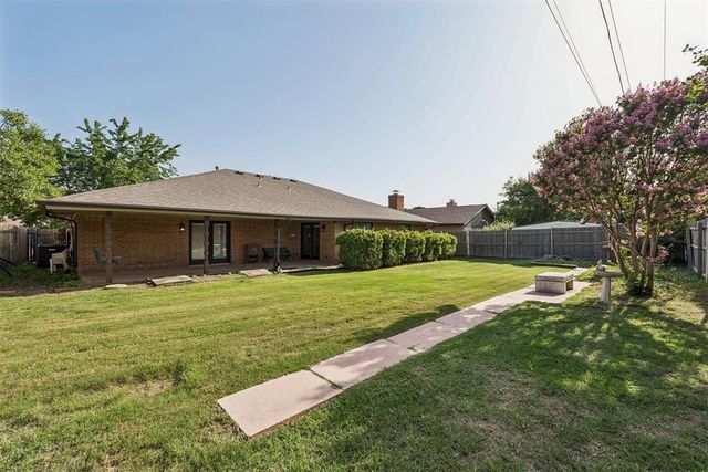 1529 Kingsgate Road, Oklahoma City, OK 73159