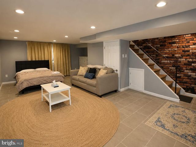 8018 CHELWYNDE AVE, Philadelphia, PA 19153