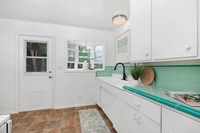 1040 San Dieguito Drive, Encinitas, CA 92024