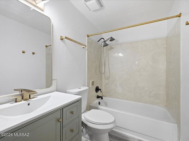 8790 N Morning View Drive, Tucson, AZ 85704