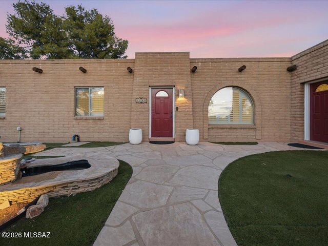 8790 N Morning View Drive, Tucson, AZ 85704