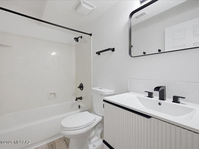8790 N Morning View Drive, Tucson, AZ 85704