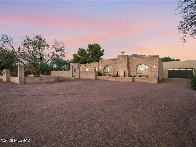 8790 N Morning View Drive, Tucson, AZ 85704