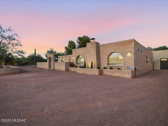 8790 N Morning View Drive, Tucson, AZ 85704