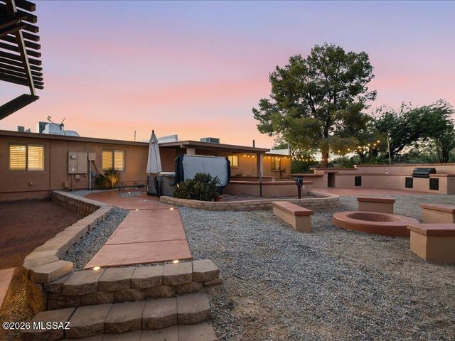8790 N Morning View Drive, Tucson, AZ 85704