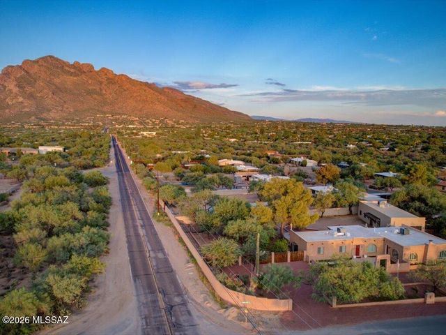 8790 N Morning View Drive, Tucson, AZ 85704