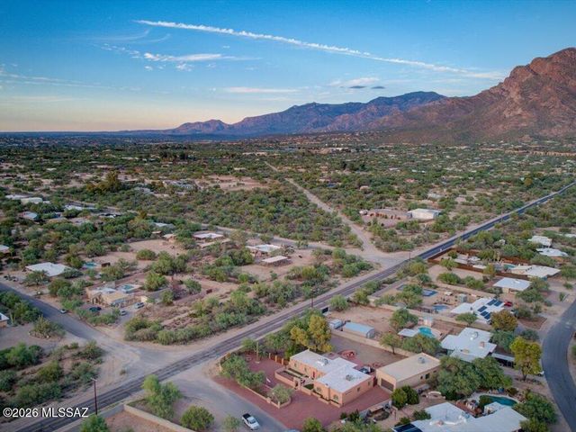 8790 N Morning View Drive, Tucson, AZ 85704