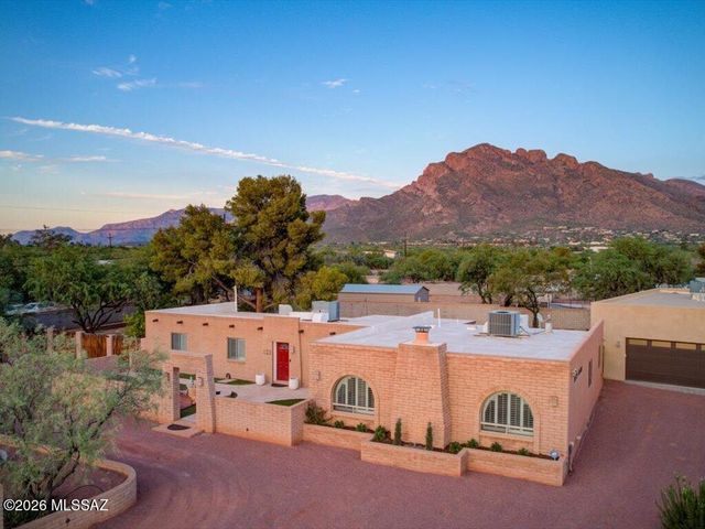 8790 N Morning View Drive, Tucson, AZ 85704