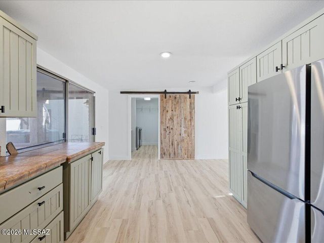 8790 N Morning View Drive, Tucson, AZ 85704