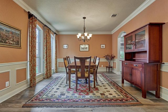 6 Devon Dale Drive, Tomball, TX 77375