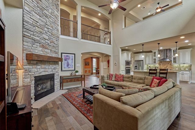 6 Devon Dale Drive, Tomball, TX 77375