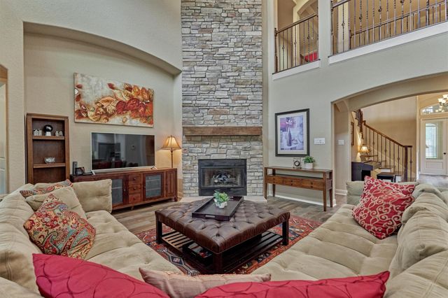 6 Devon Dale Drive, Tomball, TX 77375