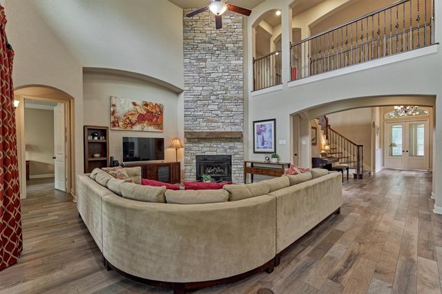 6 Devon Dale Drive, Tomball, TX 77375