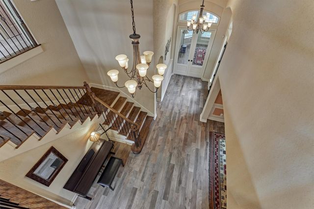 6 Devon Dale Drive, Tomball, TX 77375