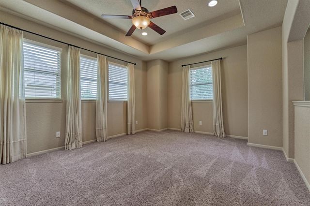 6 Devon Dale Drive, Tomball, TX 77375