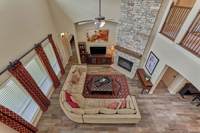 6 Devon Dale Drive, Tomball, TX 77375