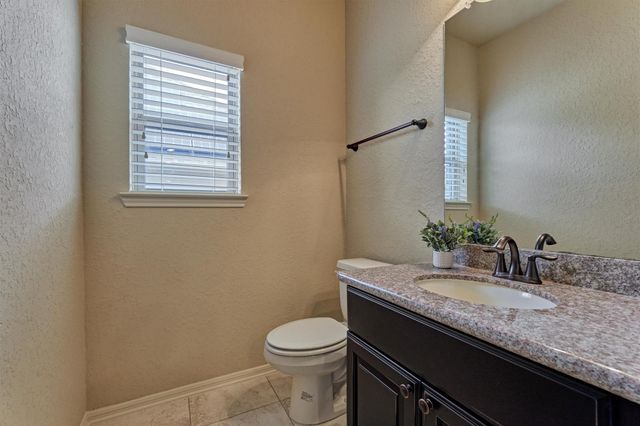 6 Devon Dale Drive, Tomball, TX 77375