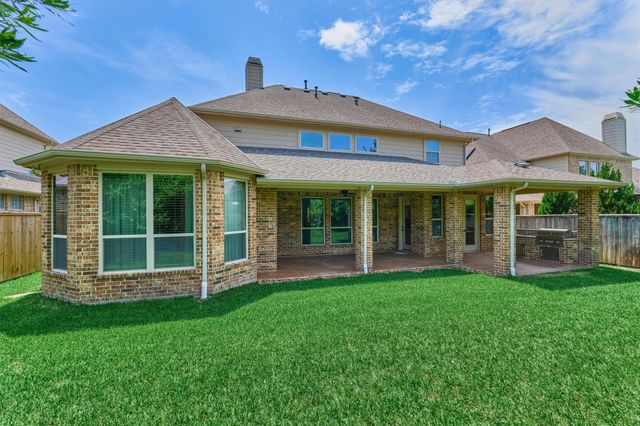 6 Devon Dale Drive, Tomball, TX 77375