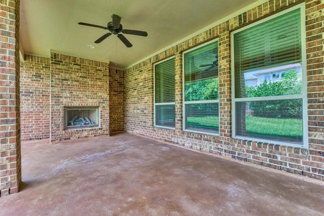 6 Devon Dale Drive, Tomball, TX 77375