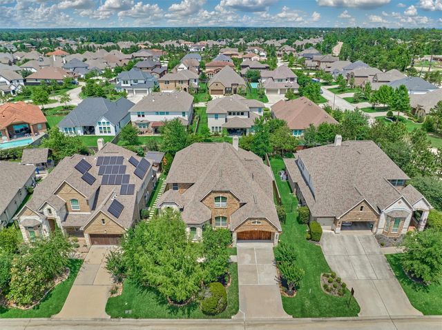6 Devon Dale Drive, Tomball, TX 77375