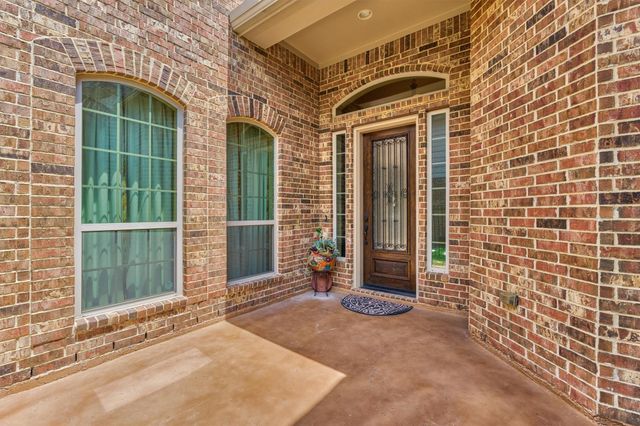 6 Devon Dale Drive, Tomball, TX 77375