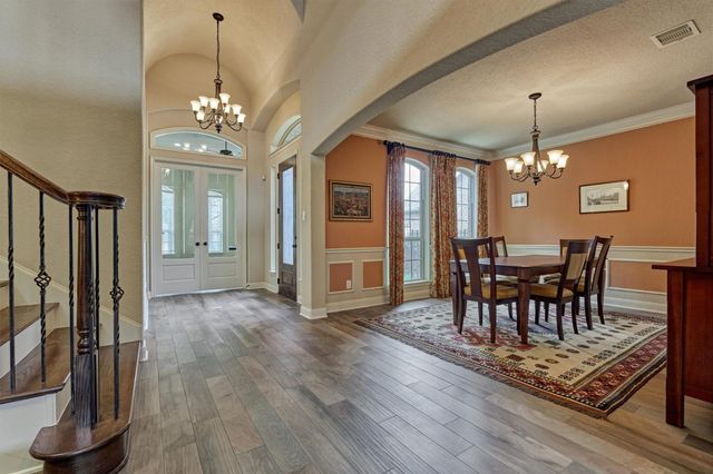 6 Devon Dale Drive, Tomball, TX 77375
