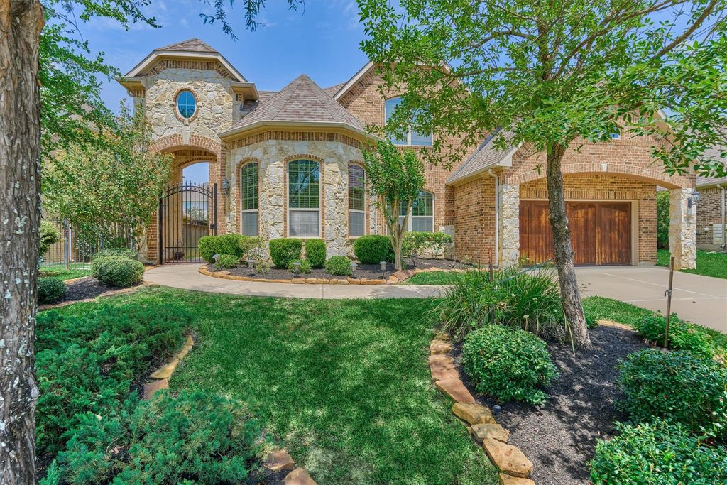 6 Devon Dale Drive, Tomball, TX 77375