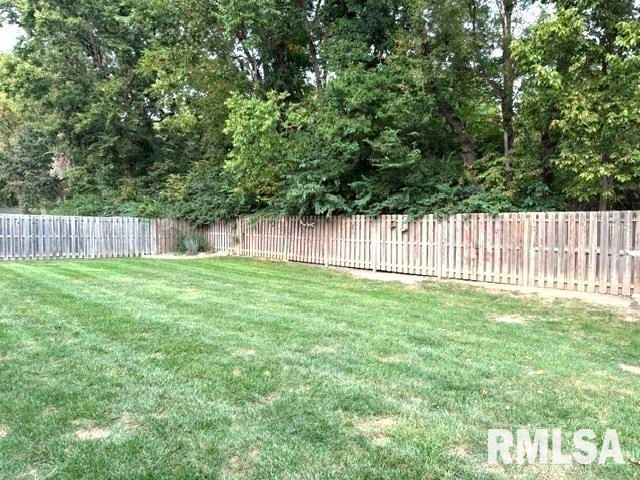 1620 Hoechester Road, Springfield, IL 62712