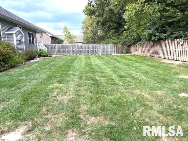 1620 Hoechester Road, Springfield, IL 62712