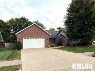 1620 Hoechester Road, Springfield, IL 62712