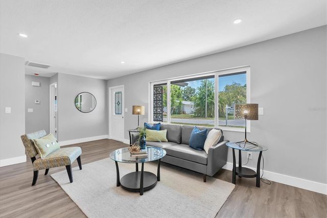 11133 100TH AVENUE, Seminole, FL 33772