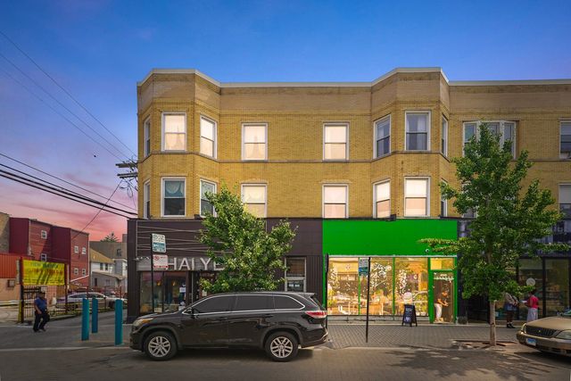 1057 W Argyle Street 3f, Chicago, IL 60640