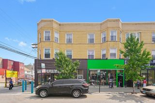 1057 W Argyle Street 3f, Chicago, IL 60640