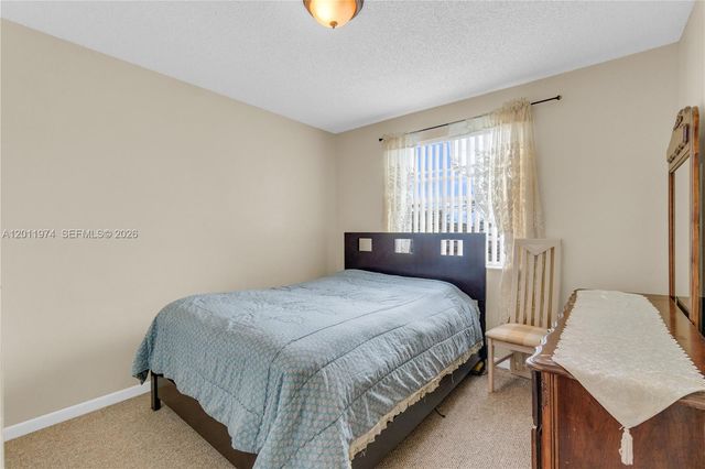 375 W Riverbend Dr, Sunrise, FL 33326