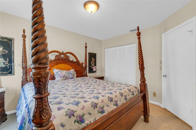 375 W Riverbend Dr, Sunrise, FL 33326