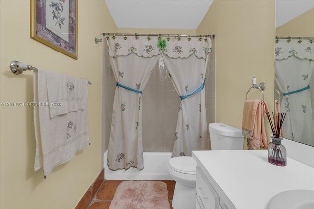 375 W Riverbend Dr, Sunrise, FL 33326