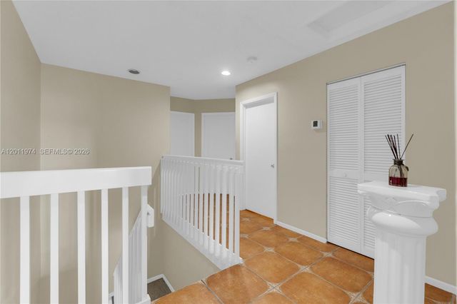 375 W Riverbend Dr, Sunrise, FL 33326