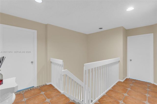 375 W Riverbend Dr, Sunrise, FL 33326
