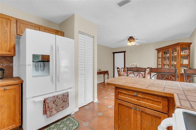 375 W Riverbend Dr, Sunrise, FL 33326