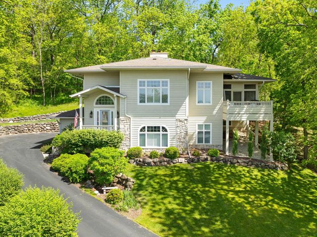 1066 Edinborough COURT, Lake Geneva, WI 53147