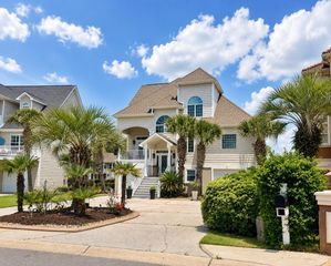 1627 Eastover Ln., North Myrtle Beach, SC 29582